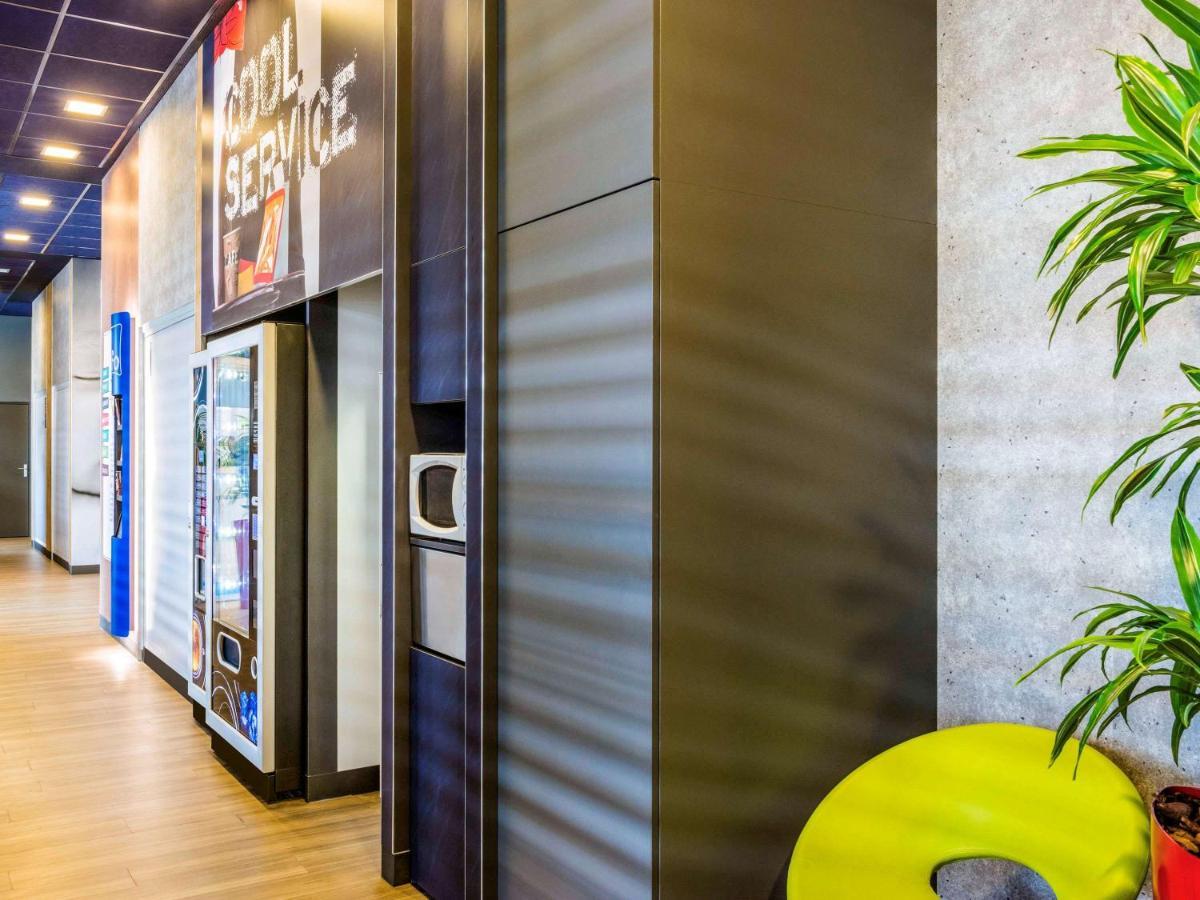 ibis budget Rueil Malmaison Bagian luar foto