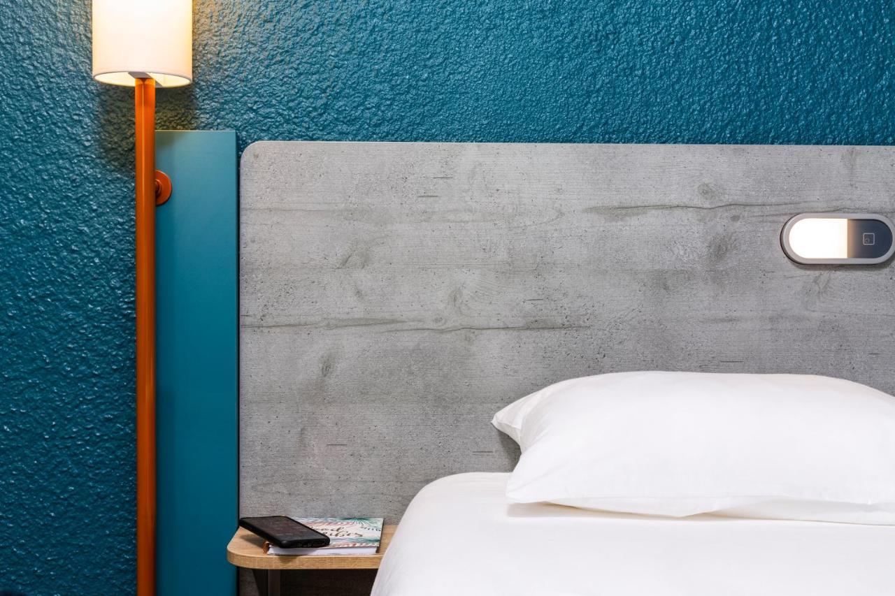 ibis budget Rueil Malmaison Bagian luar foto