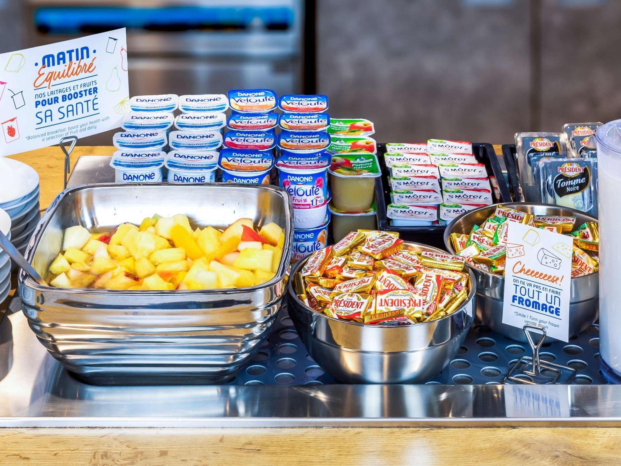 ibis budget Rueil Malmaison Bagian luar foto