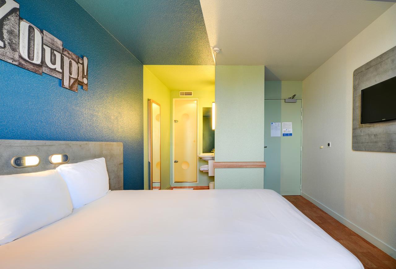 ibis budget Rueil Malmaison Bagian luar foto