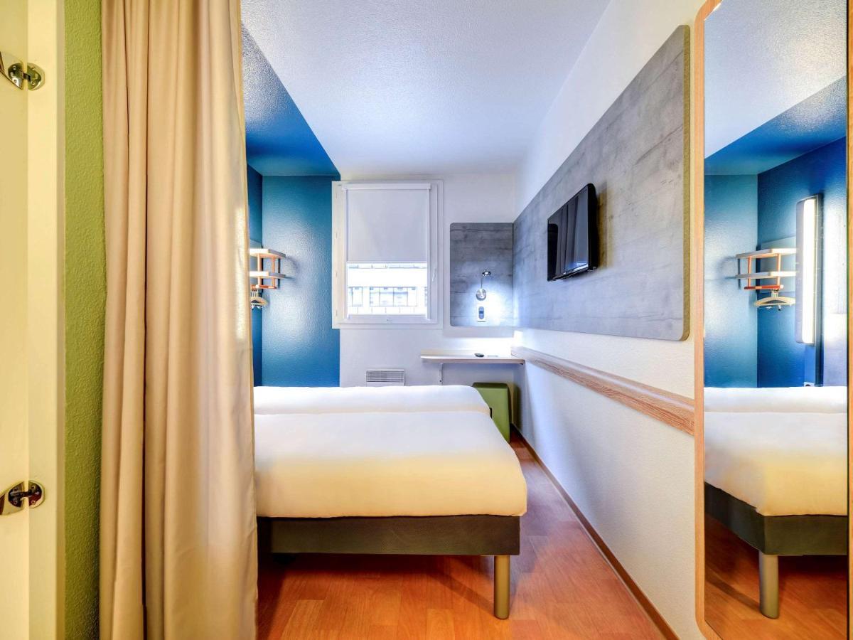 ibis budget Rueil Malmaison Bagian luar foto
