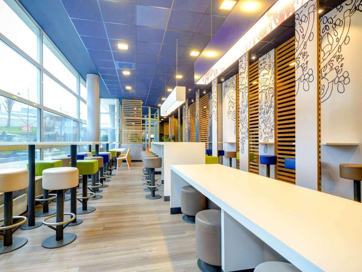 ibis budget Rueil Malmaison Bagian luar foto