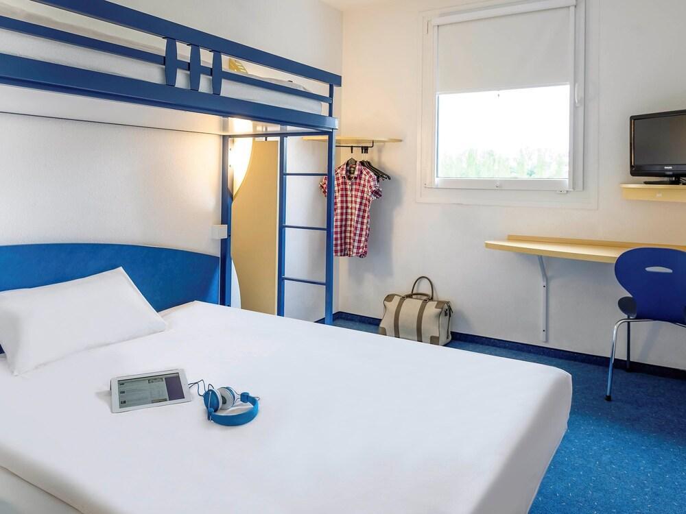 ibis budget Rueil Malmaison Bagian luar foto